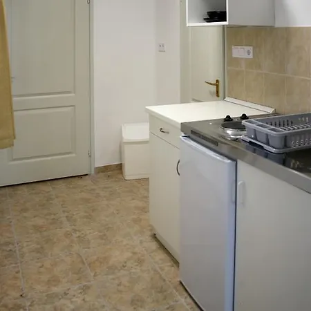 Wesselenyi Apartmanhaz * Balatonalmadi